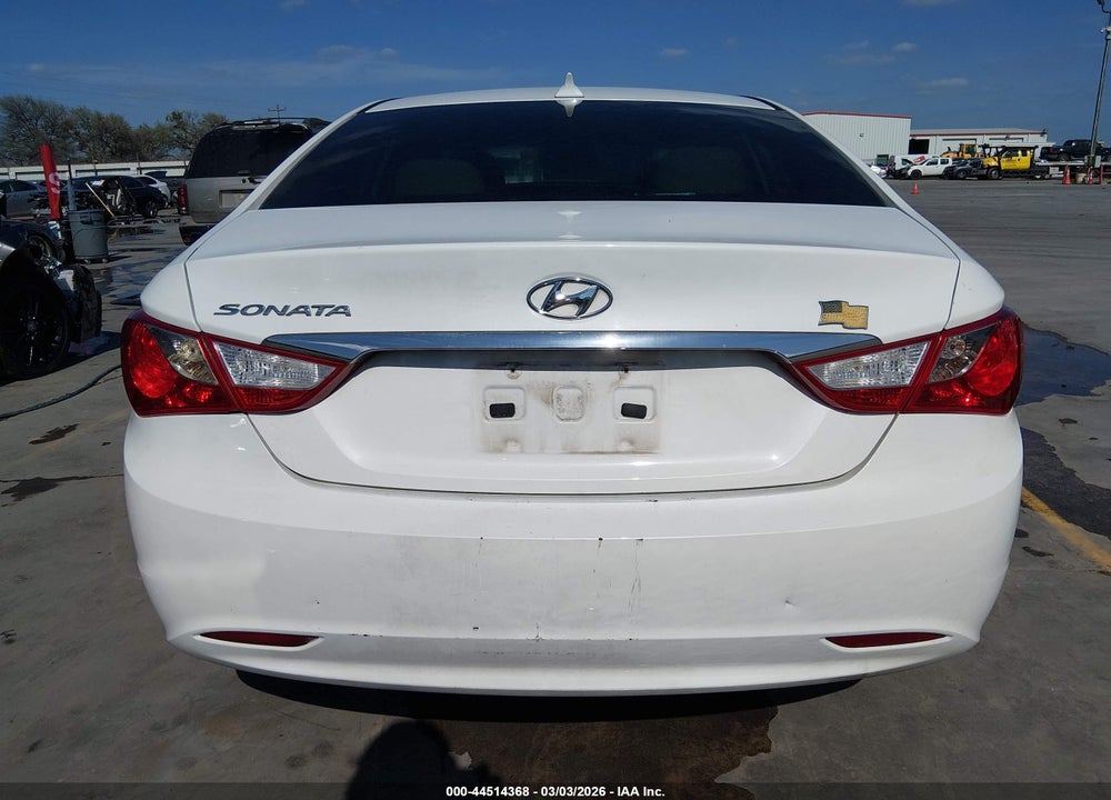 2013 HYUNDAI SONATA GLS VIN: 5NPEB4AC6DH520292