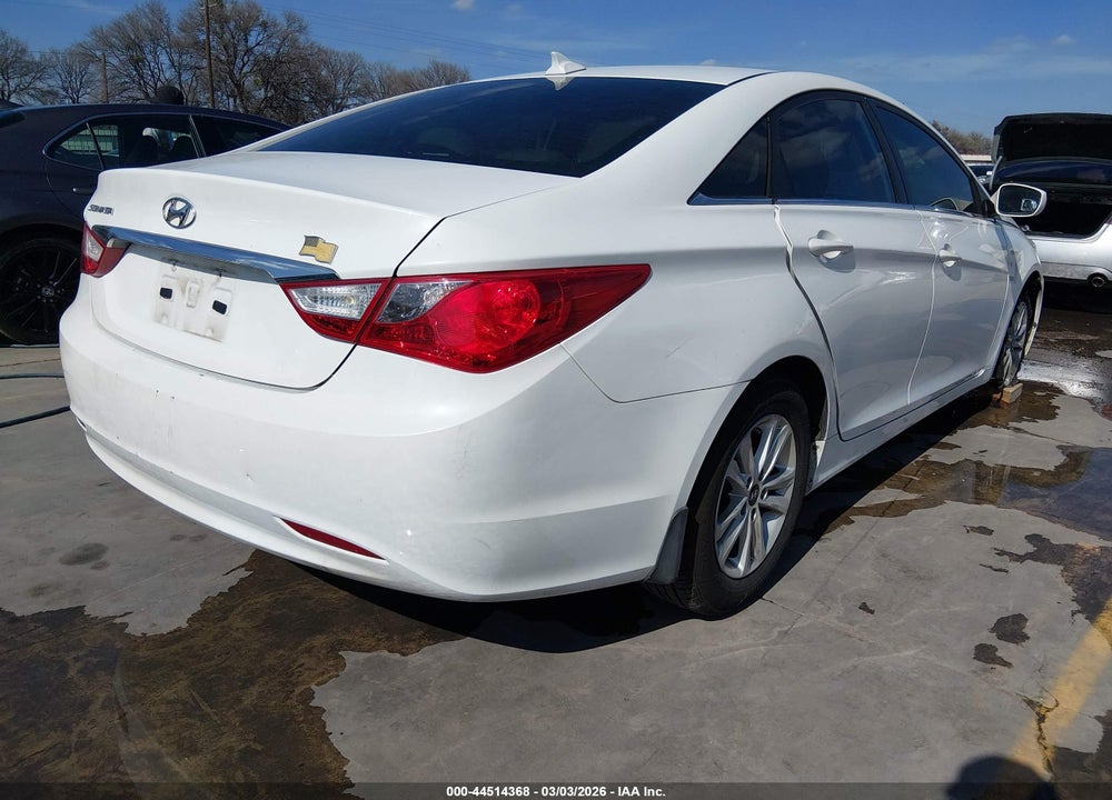 2013 HYUNDAI SONATA GLS VIN: 5NPEB4AC6DH520292