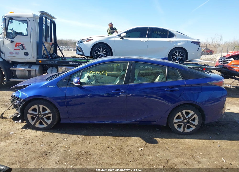 2016 TOYOTA PRIUS THREE TOURING VIN: JTDKARFU6G3524704