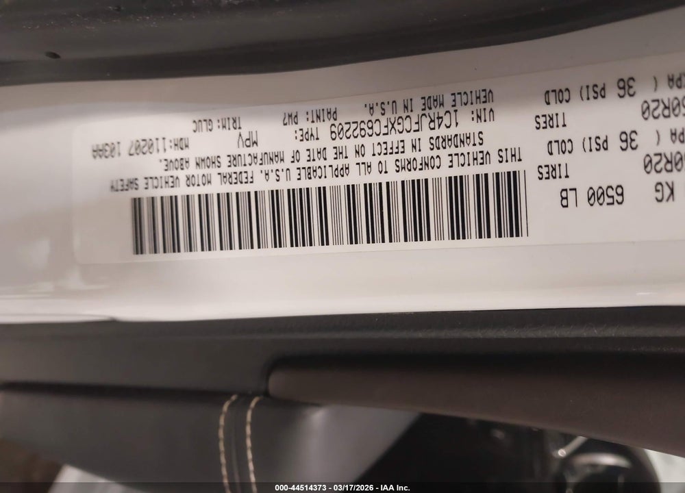 2015 JEEP GRAND CHEROKEE OVERLAND VIN: 1C4RJFCGXFC692209