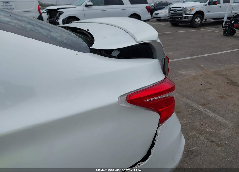 2018 NISSAN SENTRA SR TURBO VIN: 3N1CB7AP1JY211424