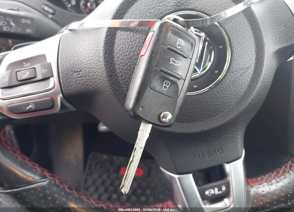 2014 VOLKSWAGEN JETTA GLI EDITION 30 W/NAV VIN: 3VW4T7AJ2EM327347