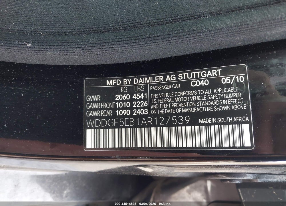 2010 MERCEDES-BENZ C 300 LUXURY/SPORT VIN: WDDGF5EB1AR127539