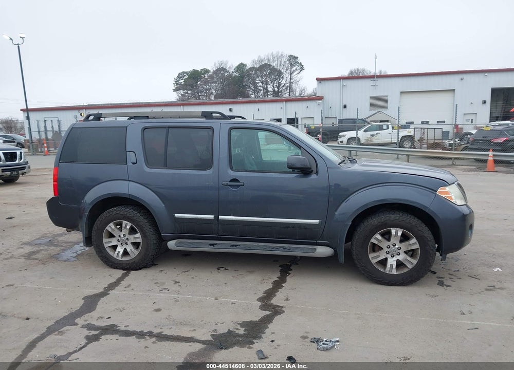2011 NISSAN PATHFINDER SILVER VIN: 5N1AR1NB0BC620676