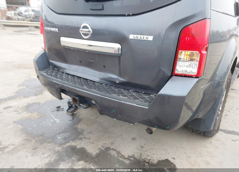 2011 NISSAN PATHFINDER SILVER VIN: 5N1AR1NB0BC620676
