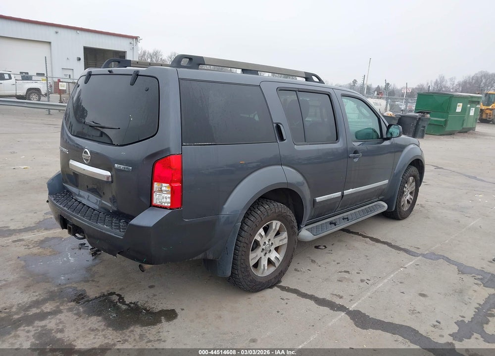 2011 NISSAN PATHFINDER SILVER VIN: 5N1AR1NB0BC620676