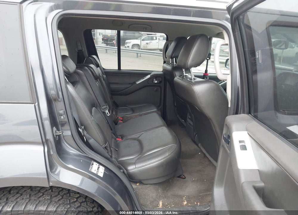 2011 NISSAN PATHFINDER SILVER VIN: 5N1AR1NB0BC620676