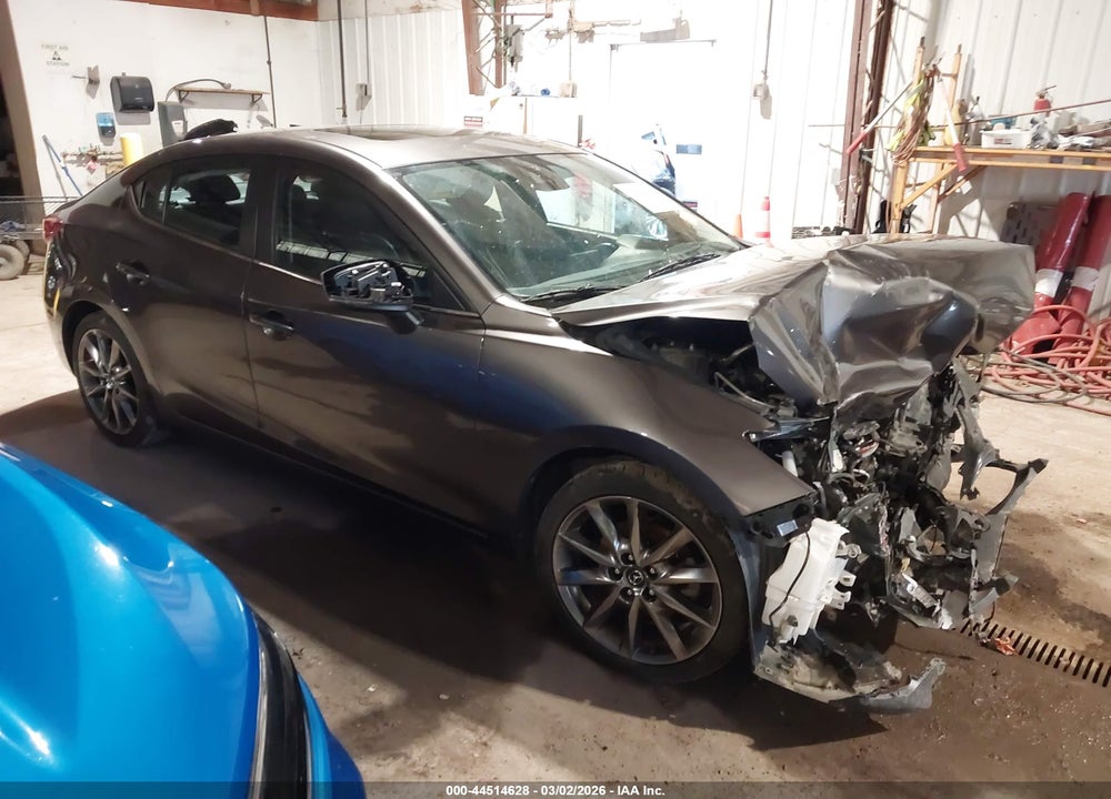 2018 MAZDA 3 TOURING VIN: 3MZBN1V3XJM250697