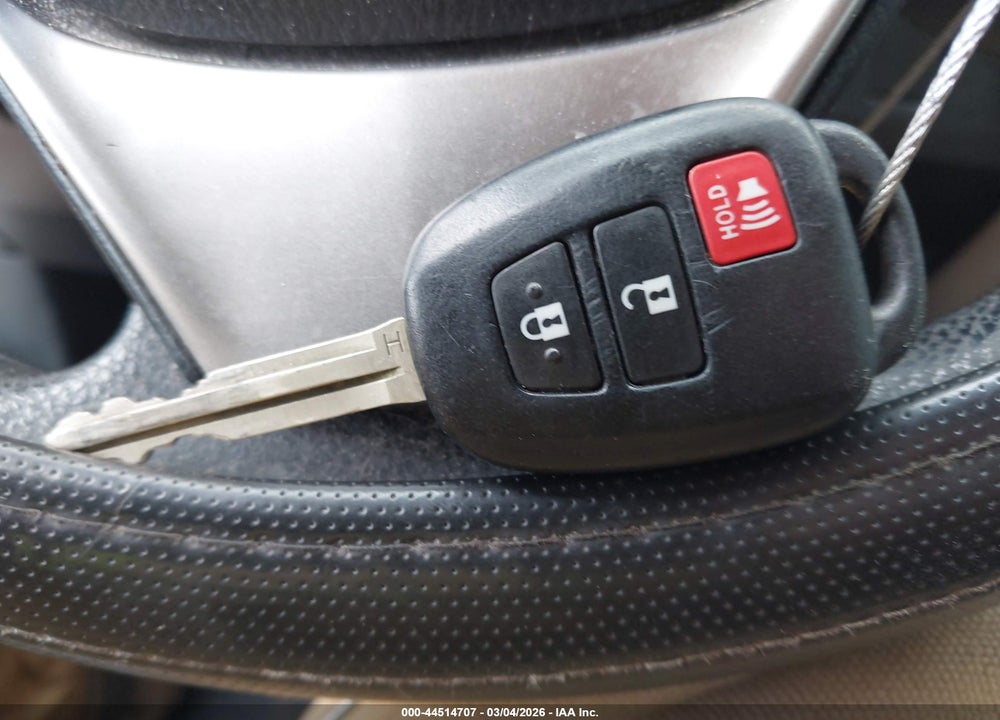 2014 TOYOTA RAV4 LE VIN: JTMZFREV7EJ020990