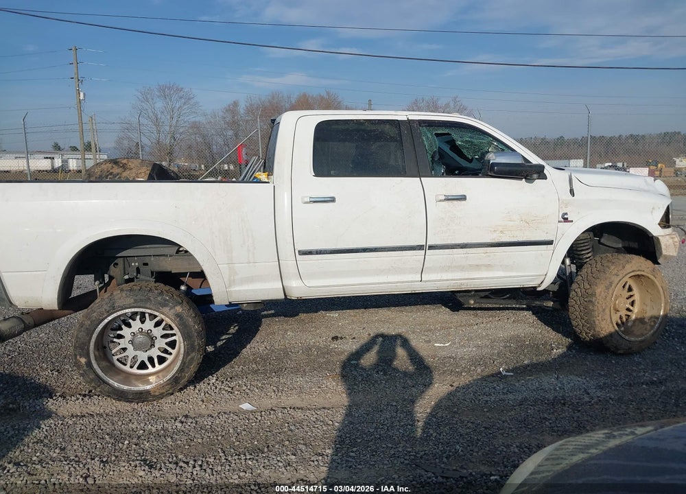 2016 RAM 2500 LAIE VIN: 3C6UR5FL3GG220221