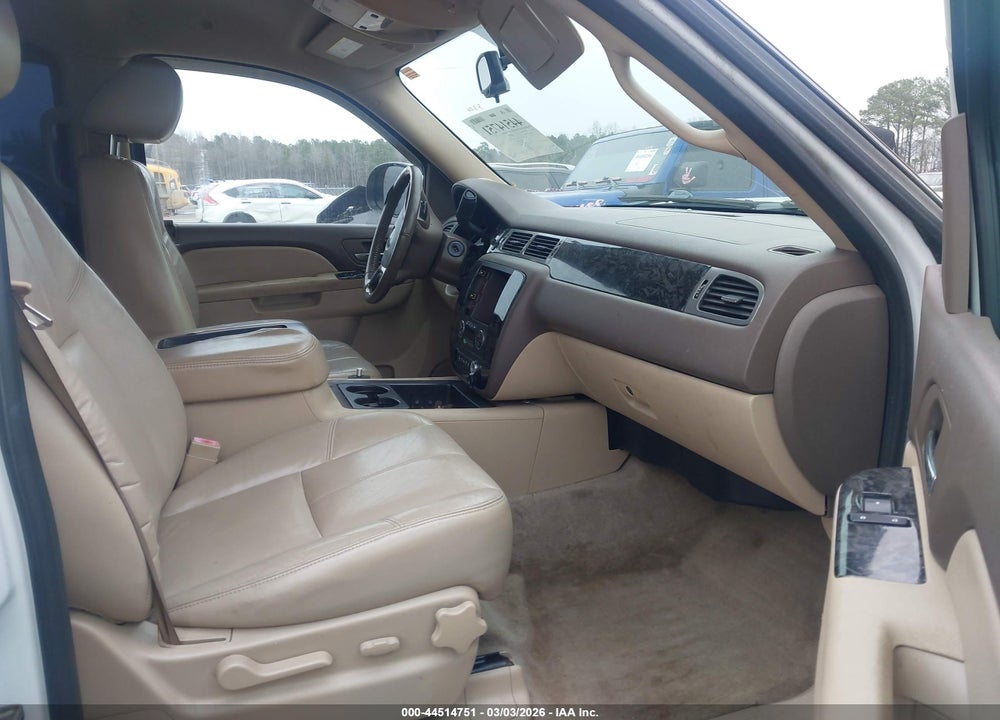 2011 CHEVROLET TAHOE LT VIN: 1GNSCBE04BR343095