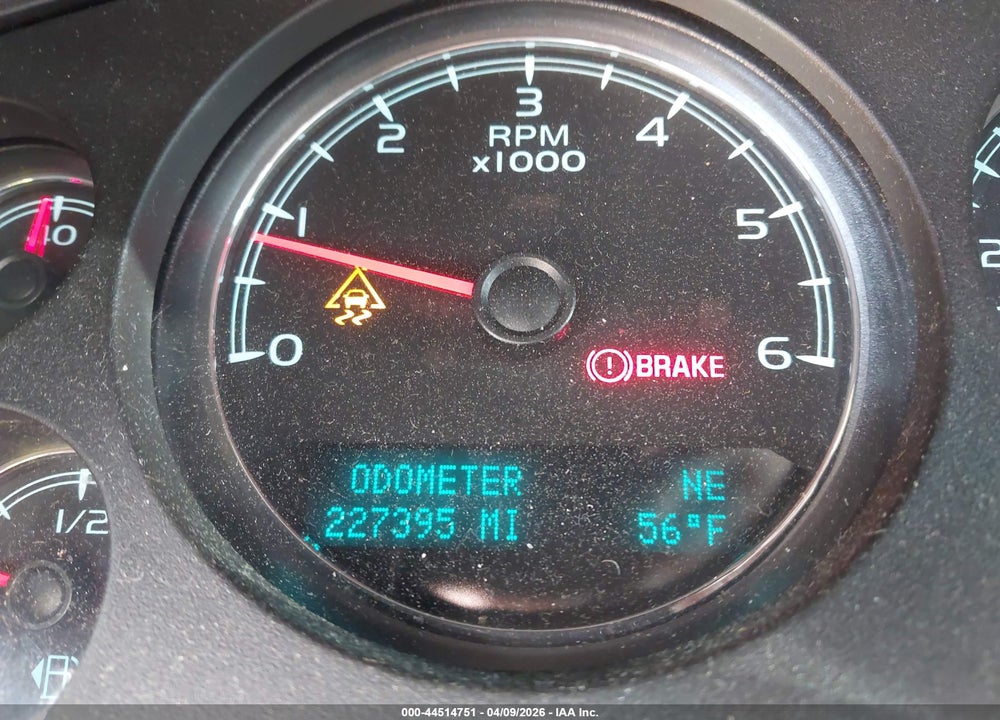 2011 CHEVROLET TAHOE LT VIN: 1GNSCBE04BR343095
