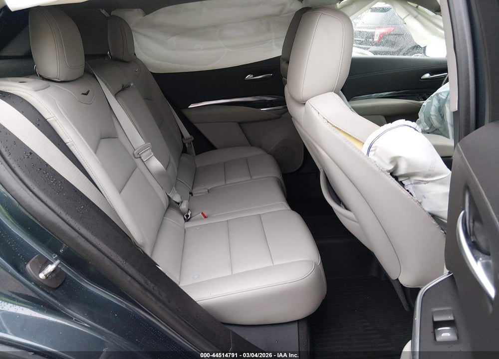 2019 CADILLAC XT4 LUXURY VIN: 1GYAZAR45KF134681
