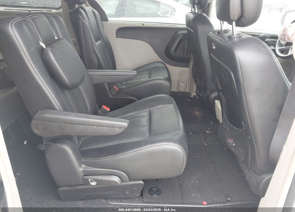 2016 CHRYSLER TOWN & COUNTRY TOURING-L ANNIVERSARY EDITION VIN: 2C4RC1CG9GR222713
