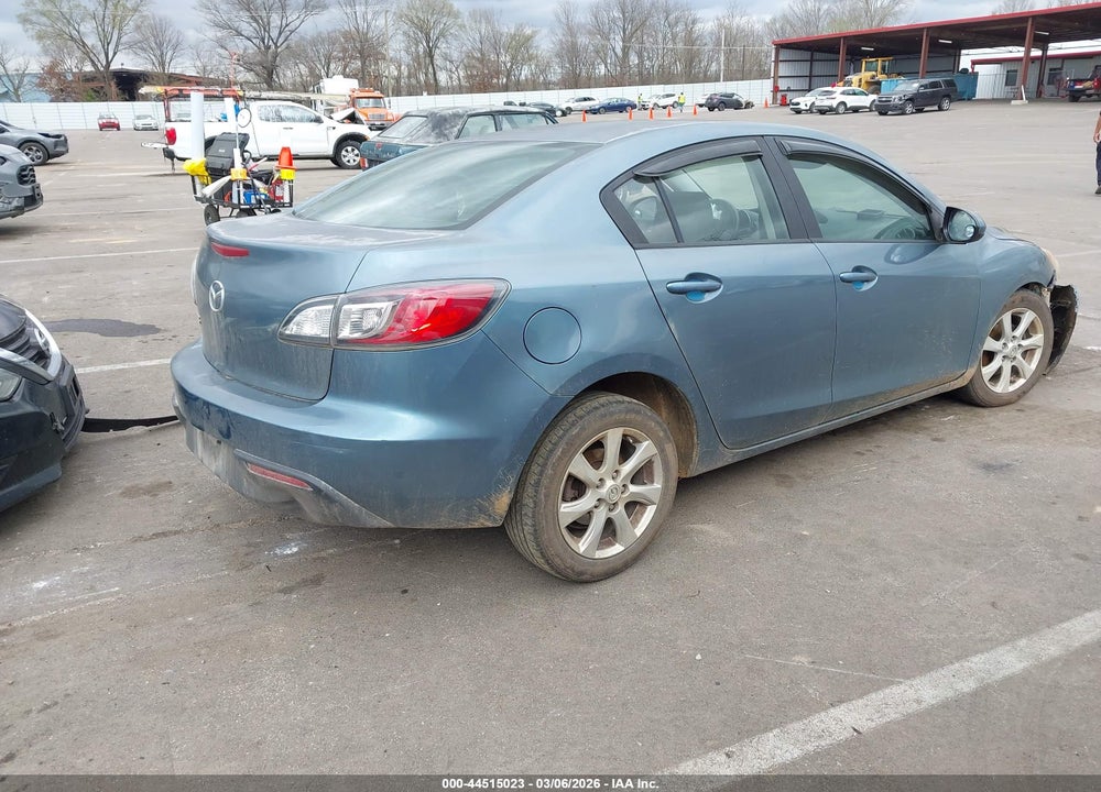 2011 MAZDA 3 I TOURING VIN: JM1BL1VG3B1375261
