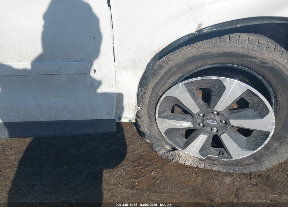 2018 SUBARU FORESTER 2.5I PREMIUM VIN: JF2SJAGC1JH575918