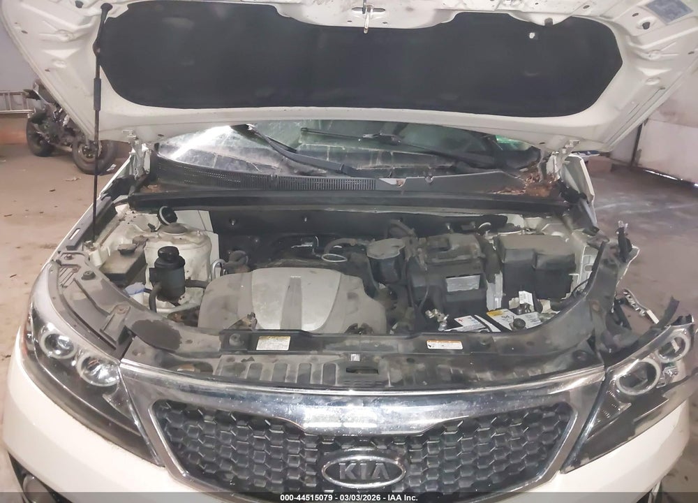 2011 KIA SORENTO EX V6 VIN: 5XYKUDA29BG036349