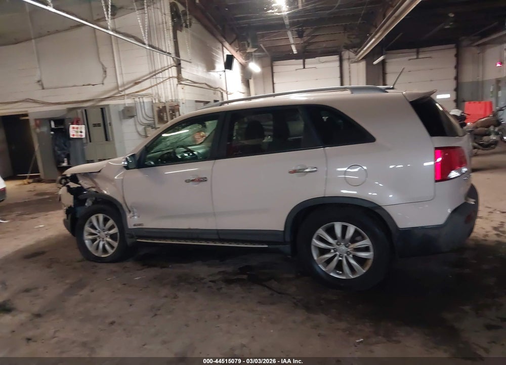 2011 KIA SORENTO EX V6 VIN: 5XYKUDA29BG036349