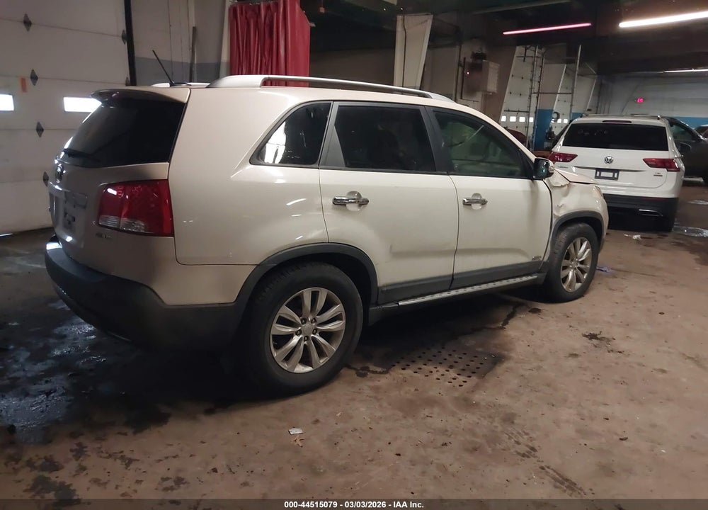 2011 KIA SORENTO EX V6 VIN: 5XYKUDA29BG036349