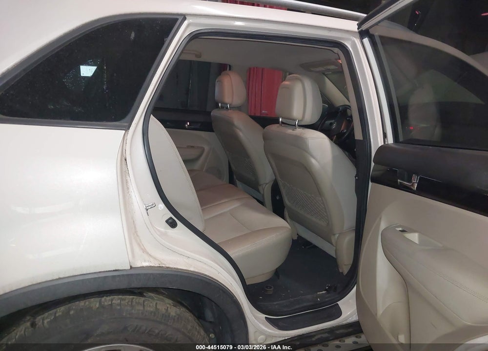 2011 KIA SORENTO EX V6 VIN: 5XYKUDA29BG036349