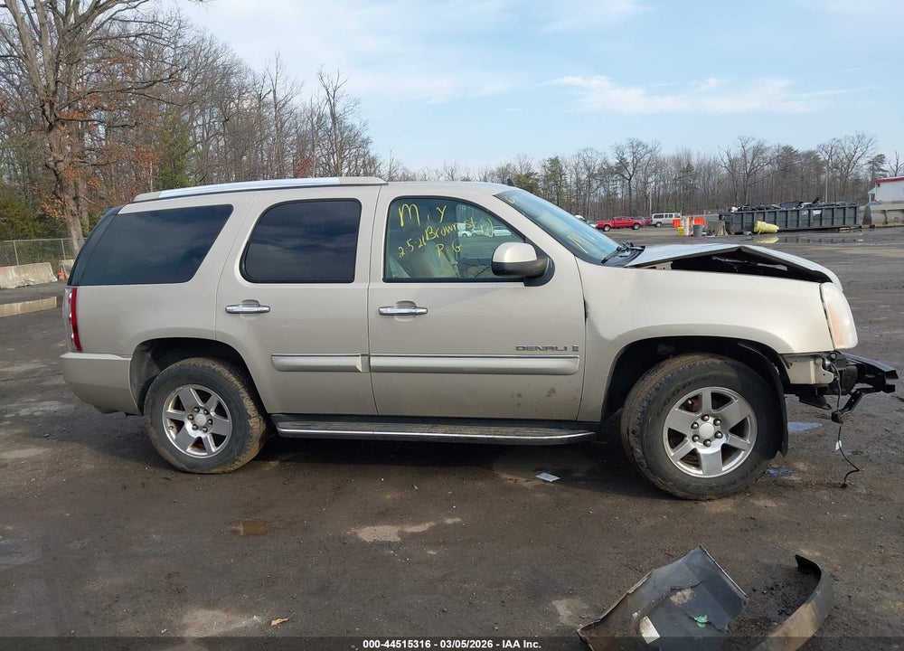 2008 GMC YUKON DENALI VIN: 1GKFK63808J236750