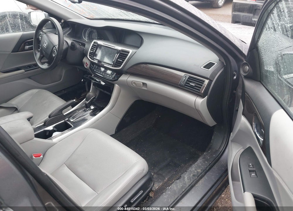2017 HONDA ACCORD EX-L VIN: 1HGCR2F83HA042584