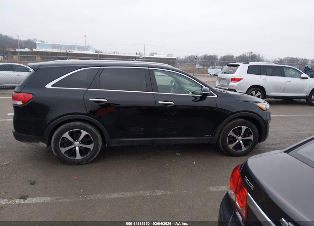 2018 KIA SORENTO 2.0T EX VIN: 5XYPHDA19JG358067