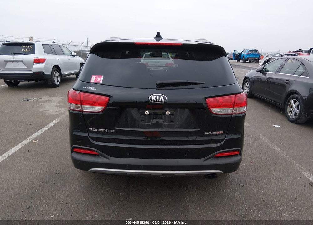 2018 KIA SORENTO 2.0T EX VIN: 5XYPHDA19JG358067