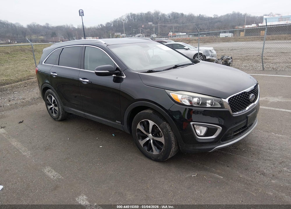 2018 KIA SORENTO 2.0T EX VIN: 5XYPHDA19JG358067