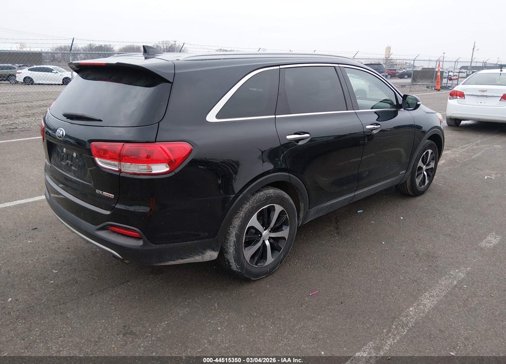 2018 KIA SORENTO 2.0T EX VIN: 5XYPHDA19JG358067