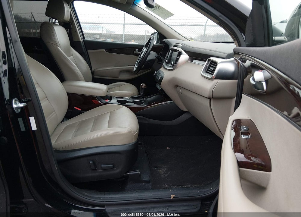 2018 KIA SORENTO 2.0T EX VIN: 5XYPHDA19JG358067