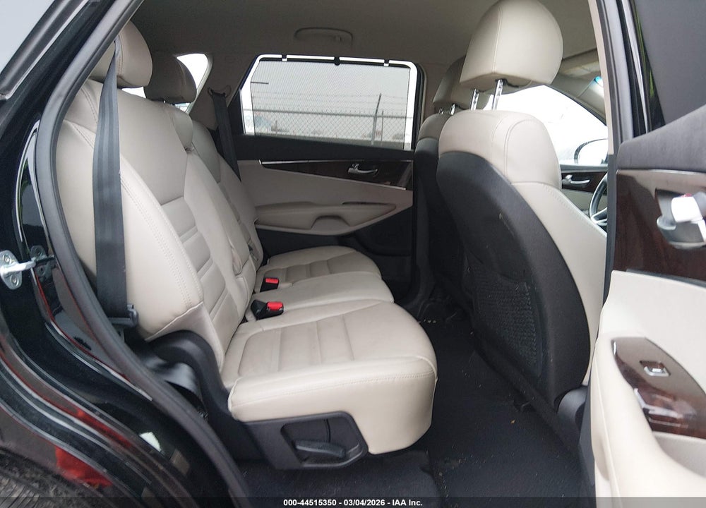 2018 KIA SORENTO 2.0T EX VIN: 5XYPHDA19JG358067