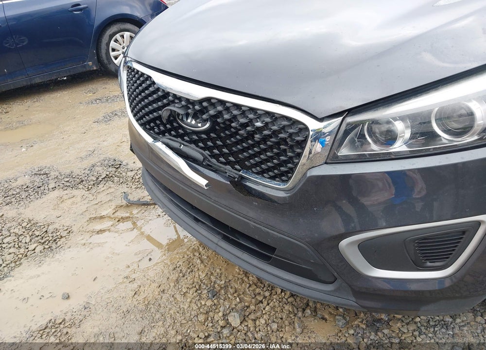 2018 KIA SORENTO 2.4L LX VIN: 5XYPGDA3XJG394287