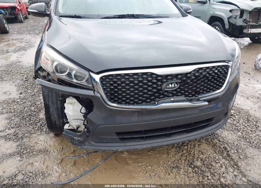 2018 KIA SORENTO 2.4L LX VIN: 5XYPGDA3XJG394287