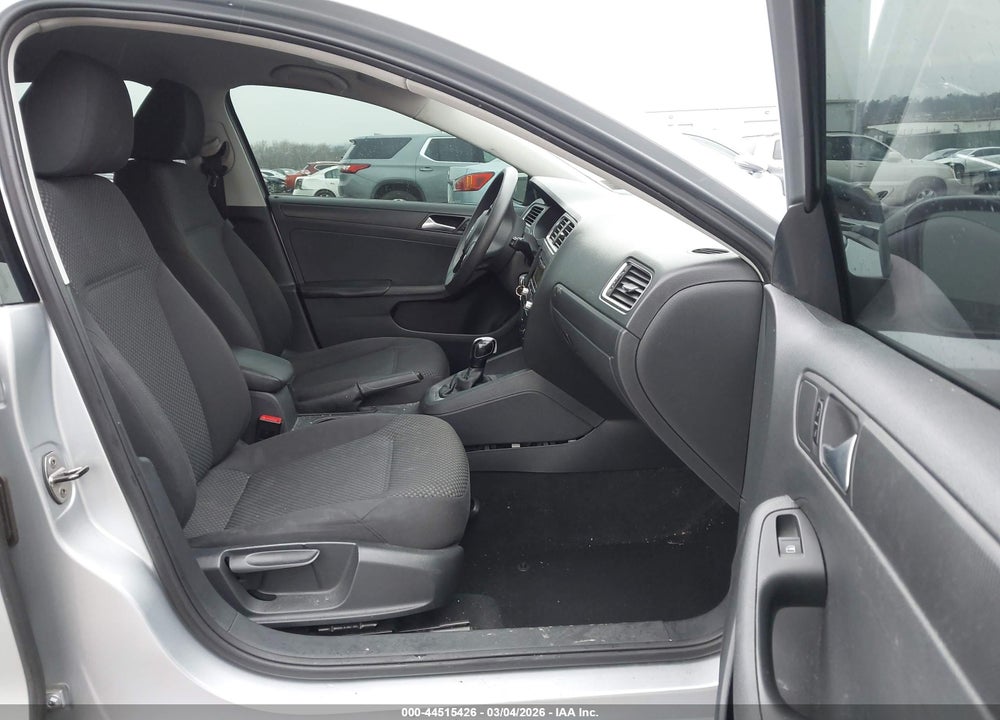 2013 VOLKSWAGEN JETTA 2.0L S VIN: 3VW2K7AJ4DM297289