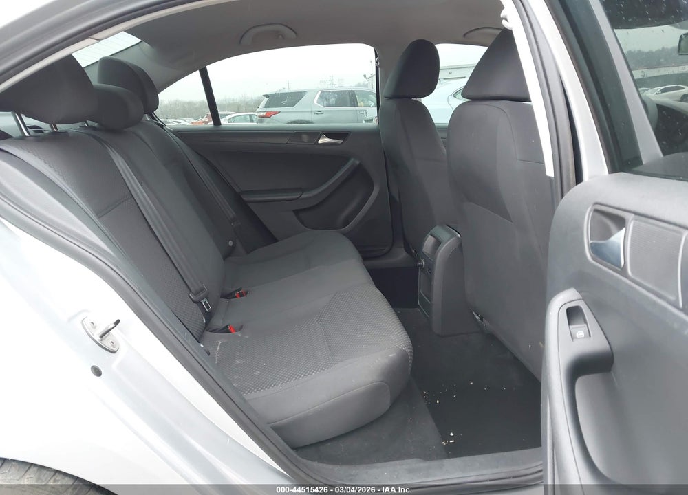 2013 VOLKSWAGEN JETTA 2.0L S VIN: 3VW2K7AJ4DM297289