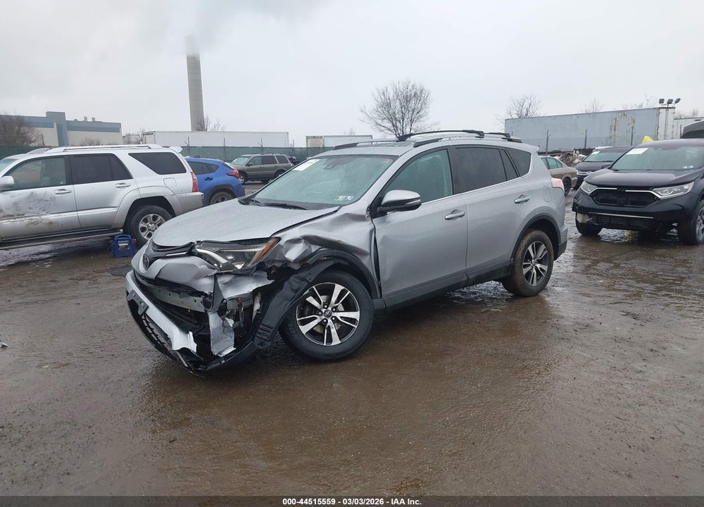 2018 TOYOTA RAV4 XLE VIN: 2T3RFREV6JW836441