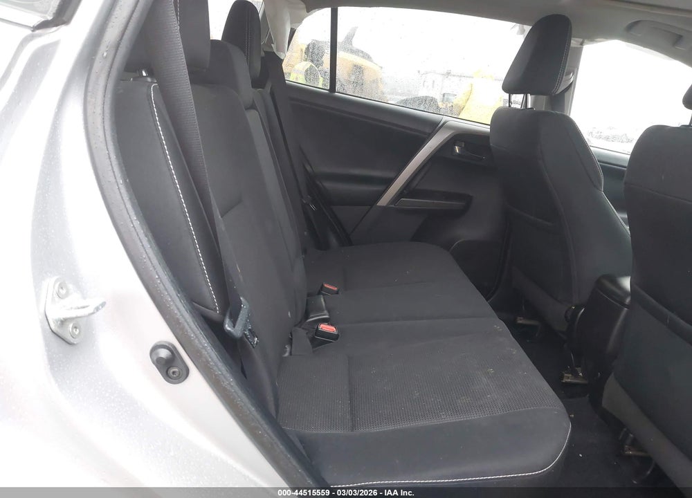 2018 TOYOTA RAV4 XLE VIN: 2T3RFREV6JW836441