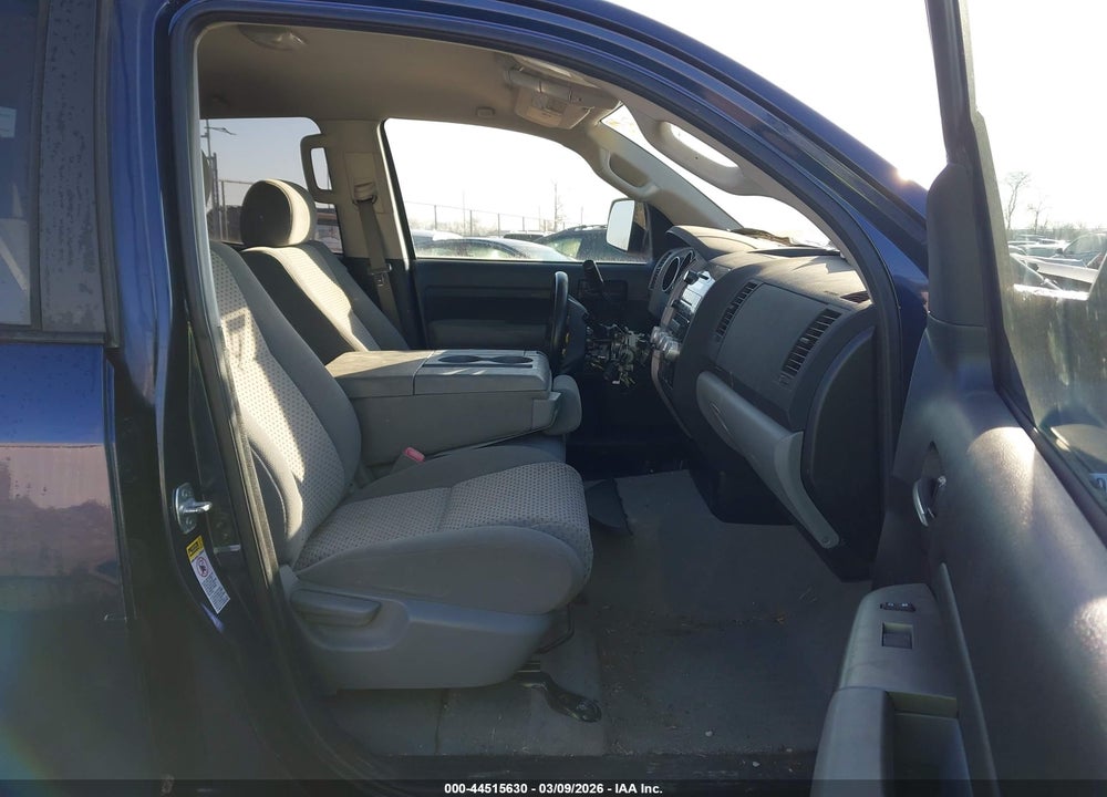 2011 TOYOTA TUNDRA GRADE 5.7L V8 VIN: 5TFUY5F1XBX208520