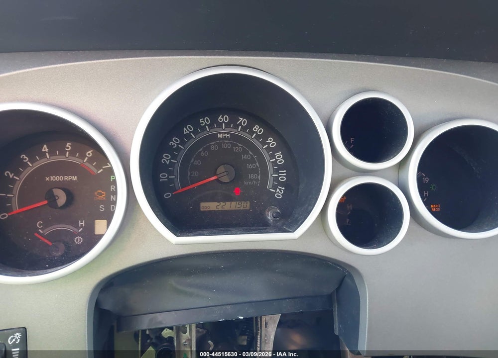 2011 TOYOTA TUNDRA GRADE 5.7L V8 VIN: 5TFUY5F1XBX208520