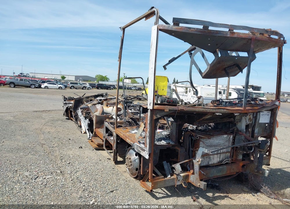 2005 WORKHORSE CUSTOM CHASSIS MOTORHOME CHASSIS P3500 VIN: 5B4LP57G053402251
