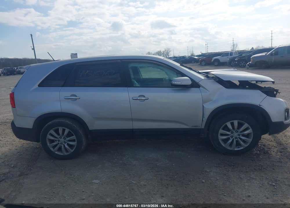 2011 KIA SORENTO EX V6 VIN: 5XYKUDA2XBG006874