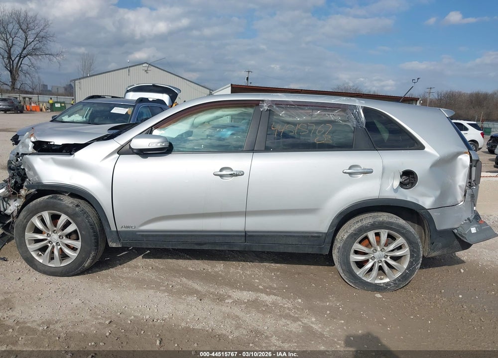 2011 KIA SORENTO EX V6 VIN: 5XYKUDA2XBG006874