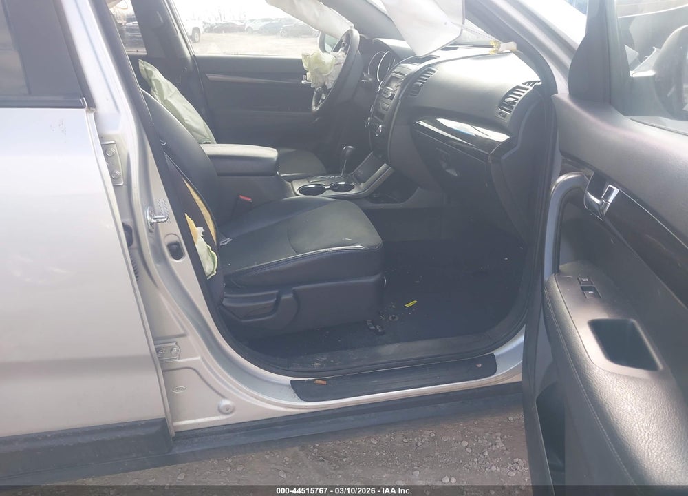 2011 KIA SORENTO EX V6 VIN: 5XYKUDA2XBG006874