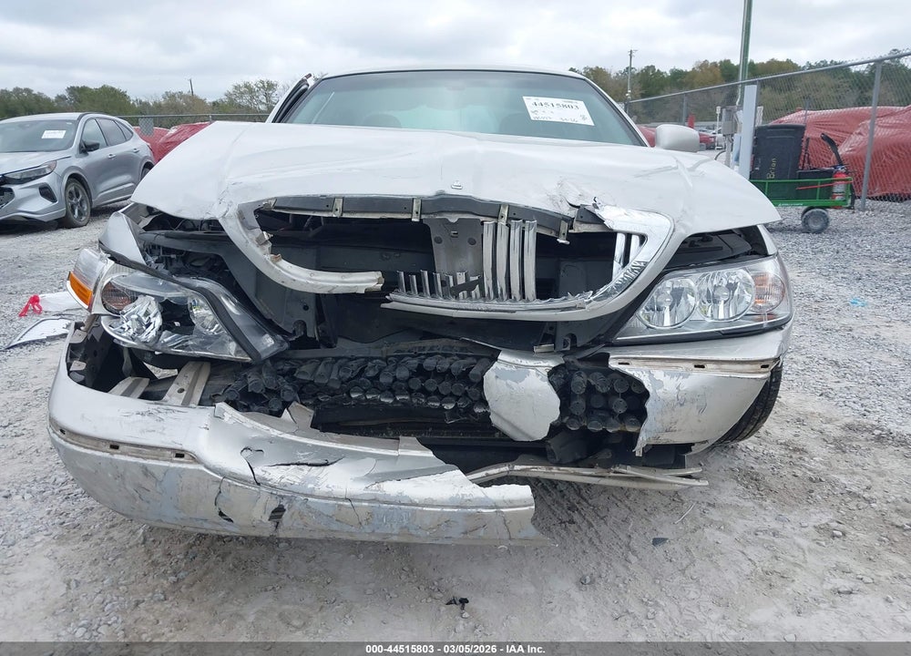 2004 LINCOLN TOWN CAR ULTIMATE VIN: 1LNHM83W24Y647248