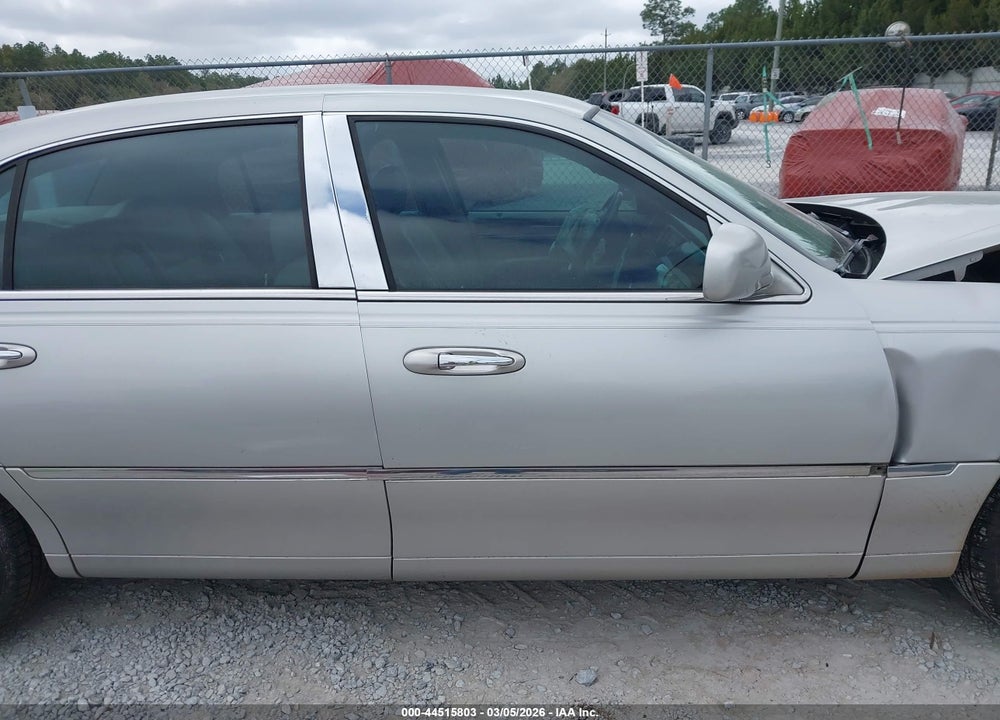 2004 LINCOLN TOWN CAR ULTIMATE VIN: 1LNHM83W24Y647248