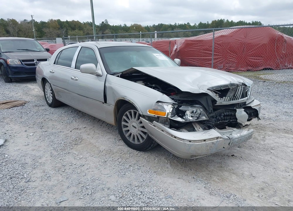 2004 LINCOLN TOWN CAR ULTIMATE VIN: 1LNHM83W24Y647248