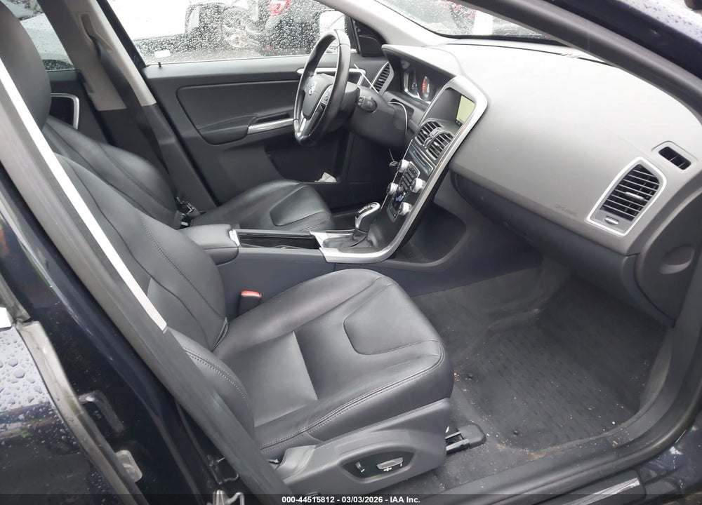 2016 VOLVO XC60 T6 VIN: YV4902RK8G2779389
