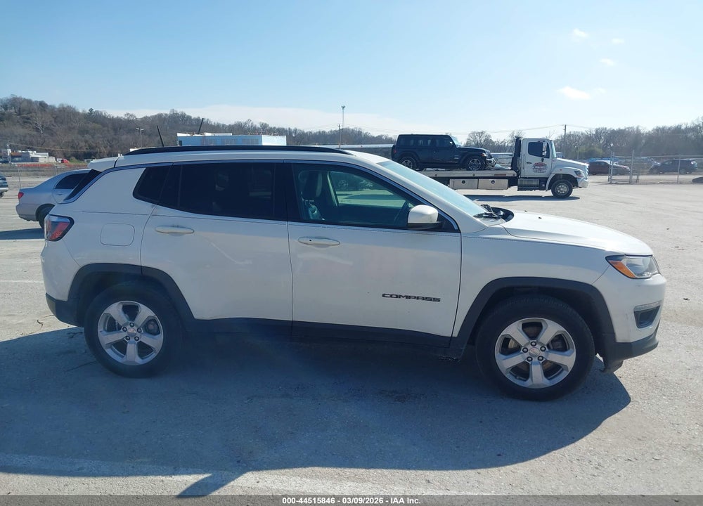 2018 JEEP COMPASS LATITUDE FWD VIN: 3C4NJCBB1JT374625