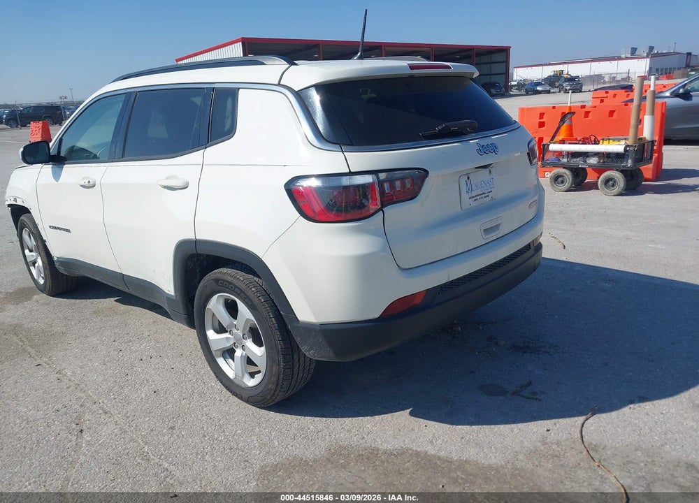 2018 JEEP COMPASS LATITUDE FWD VIN: 3C4NJCBB1JT374625